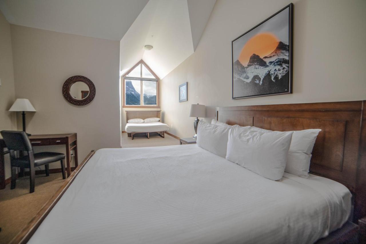 Spacious Penthouse Suite-King Beds-Pool & Hot Tub Canmore Exterior foto